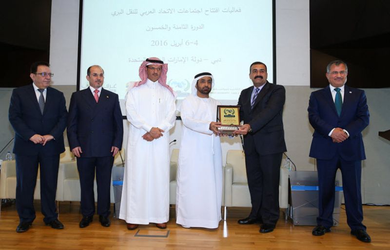 تكريم السيد سعد علي الطائي عضو ادارة الاتحاد  عضو الاتحاد المميز لعام 2015
